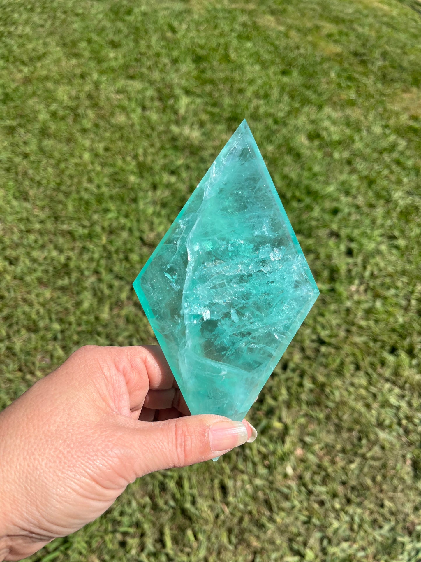 High Quality Green Fluorite Diamond with Silver Stand (LG)