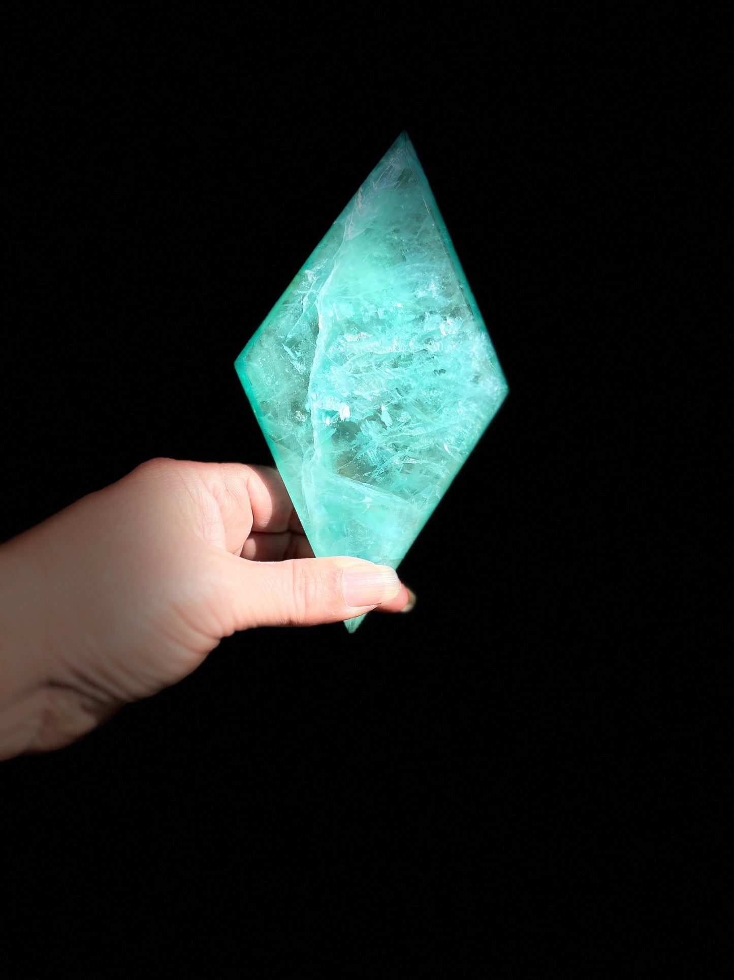 High Quality Green Fluorite Diamond with Silver Stand (LG)