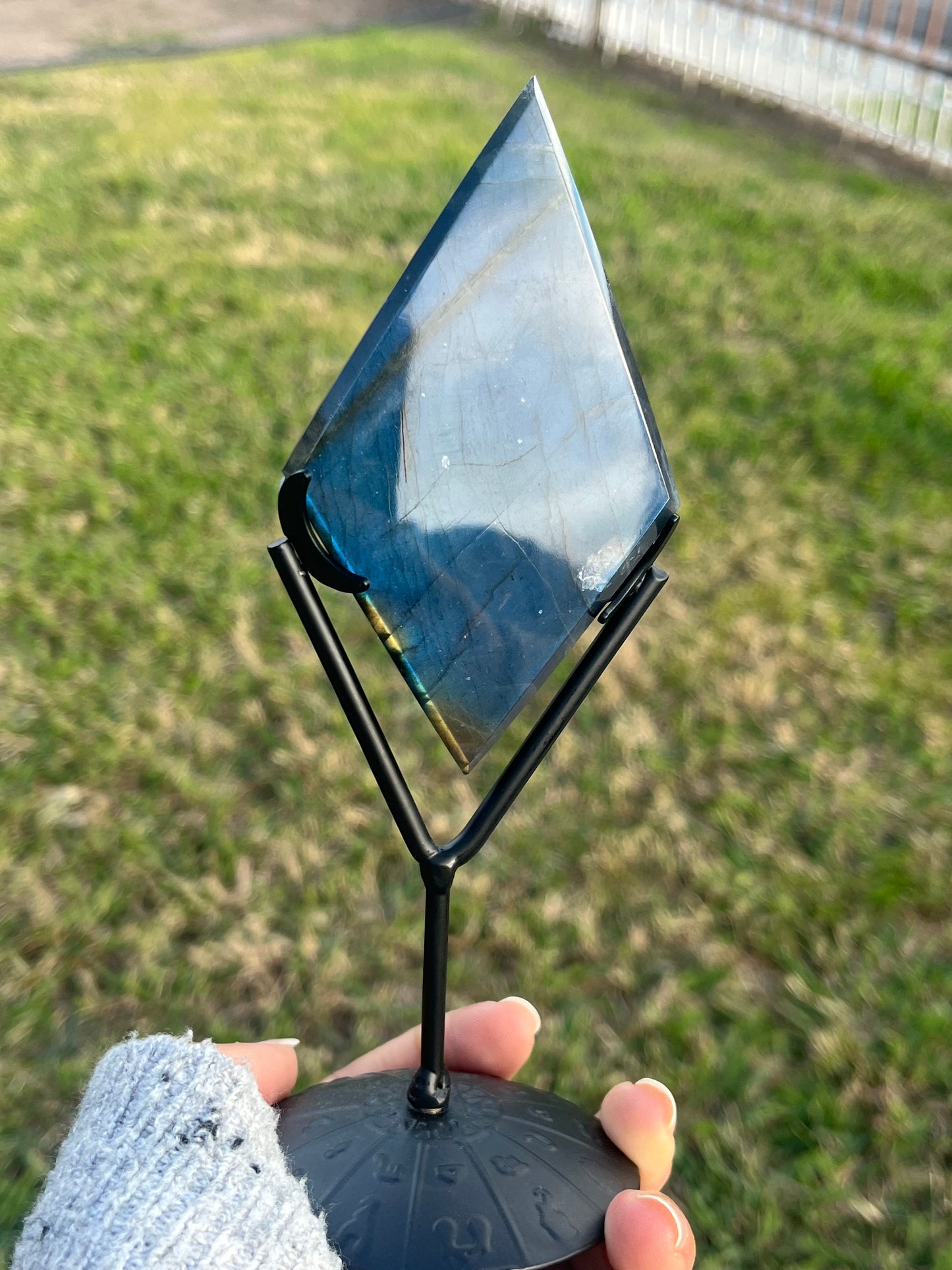 High Quality Blue Labradorite Diamond with Black Metal Stand