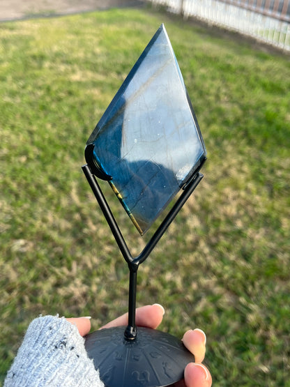 High Quality Blue Labradorite Diamond with Black Metal Stand